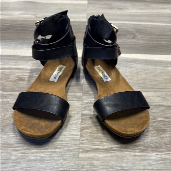 🚩 Steve Madden Black Women's Sandals size 37 EURO - Picture 1 of 9